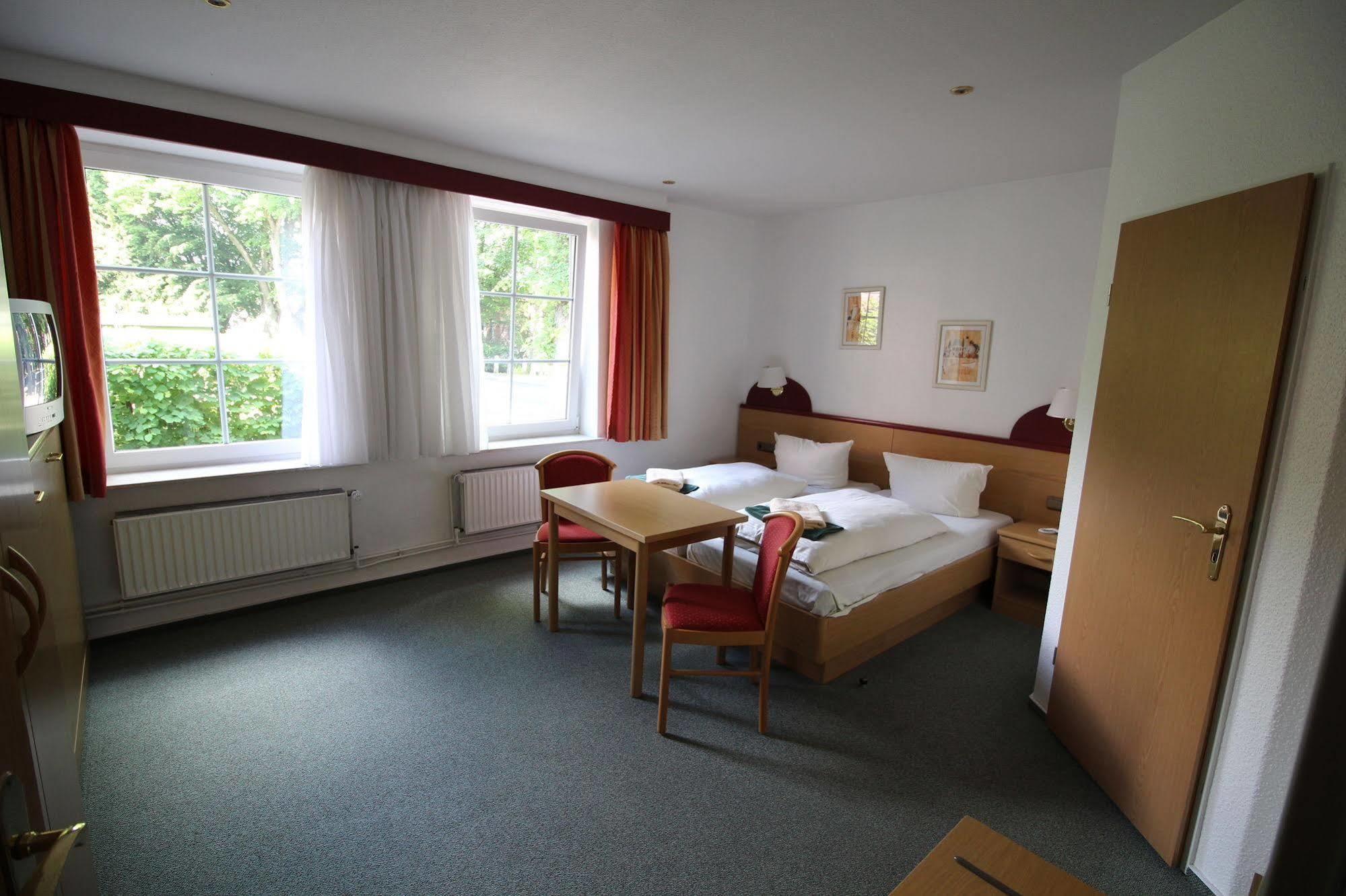 Hotel Carstens Bordesholm Extérieur photo